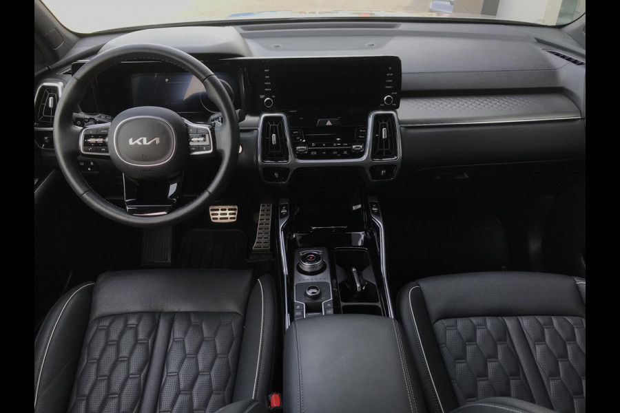 Kia Sorento 1.6 Plug-in Hybrid 4WD ExecutiveLine 7persoons Kia Sorento 1.6 T-GDI Plug-in Hybrid 4WD ComfortLine 5p.