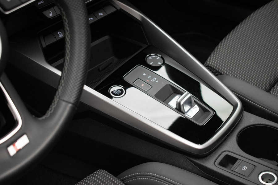 Audi A3 Limousine 35 TFSI edition one |Pano|Memory|Ambient|Adaptive|Carplay|Camera|