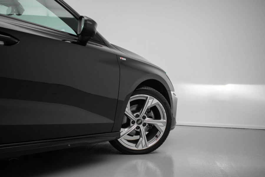 Audi A3 Limousine 35 TFSI edition one |Pano|Memory|Ambient|Adaptive|Carplay|Camera|
