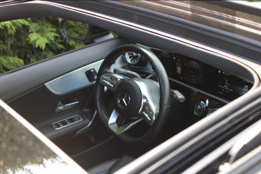 Mercedes-Benz CLA-Klasse Shooting Brake 250e PremiumPlus AMG-Line Panodak !!NIEUWBINNEN!!
