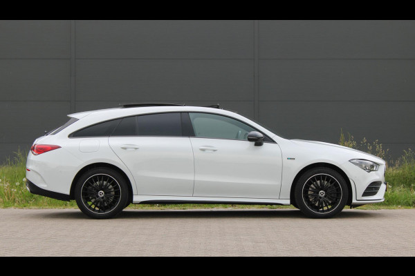 Mercedes-Benz CLA-Klasse Shooting Brake 250e PremiumPlus AMG-Line Panodak !!NIEUWBINNEN!!