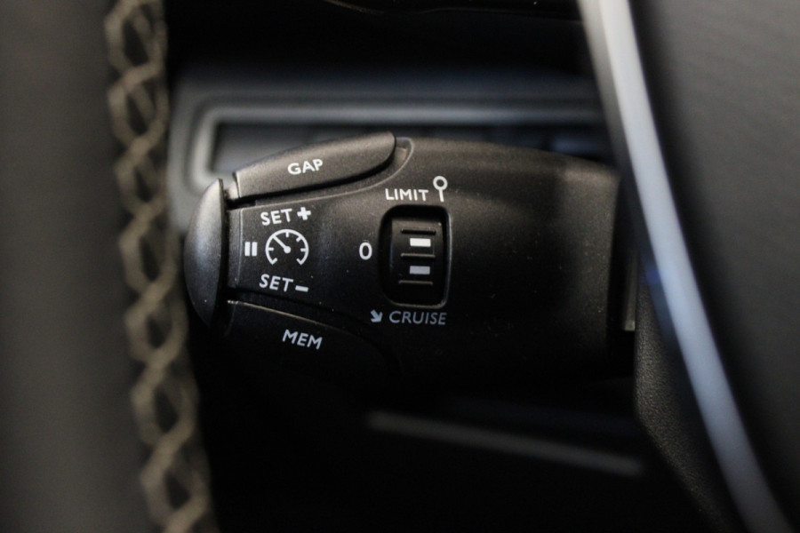 Peugeot 3008 1.2 PureTech Allure |Stoelverwarming|Camera|Navi|