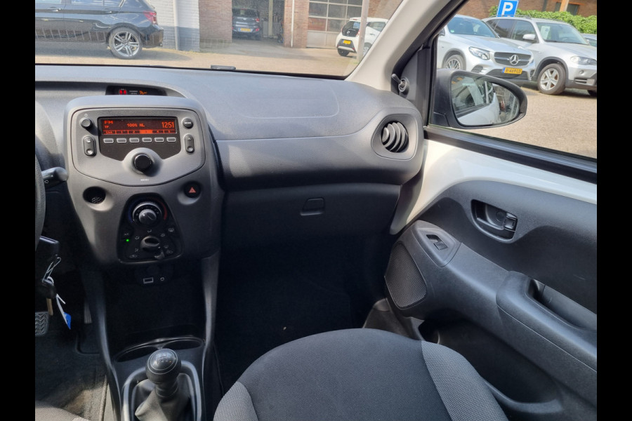 Toyota Aygo 1.0 VVT-i x-fun NAP / AIRCO /