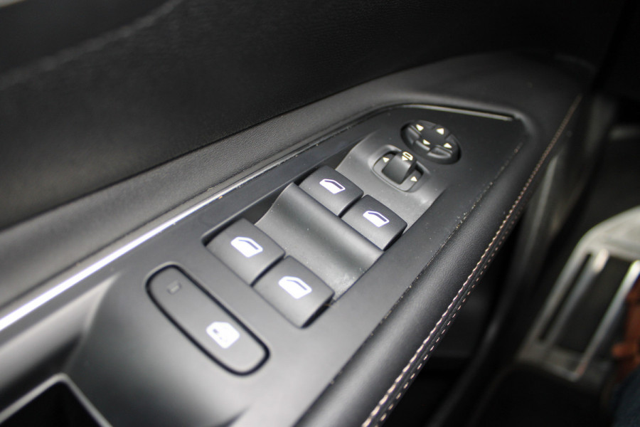 Peugeot 5008 1.2 PureTech GT | Black Pack | Adaptieve Cruise | 7-Persoons | Led | BLIS | Navigatie