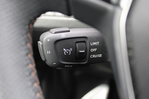 Peugeot 5008 1.2 PureTech GT | Black Pack | Adaptieve Cruise | 7-Persoons | Led | BLIS | Navigatie