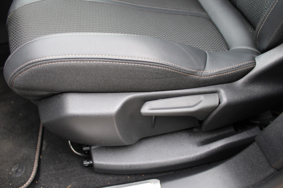 Peugeot 5008 1.2 PureTech GT | Black Pack | Adaptieve Cruise | 7-Persoons | Led | BLIS | Navigatie