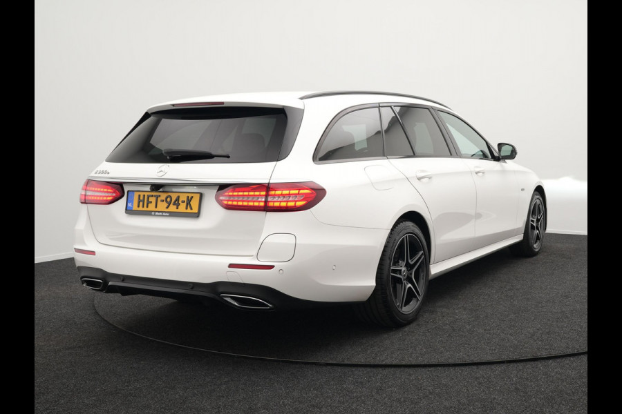 Mercedes-Benz E-Klasse Estate 300e AMG Plug In Hybrid 320pk Dealer O.H PHEV | Widescreen Navi | Sfeerverlichting | Night Pakket | Camera | Apple Carplay | Alcantara Sportstoelen Verwarmd | LED |