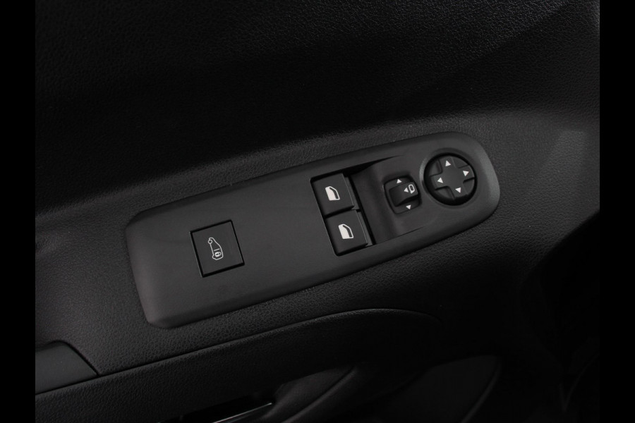Opel Combo 1.5 BlueHDi 130 pk L2 Automaat Apple Carplay / Android Auto Navigatie Trekhaak Airco Camera Cruise Control Parkeersensoren V+A DAB