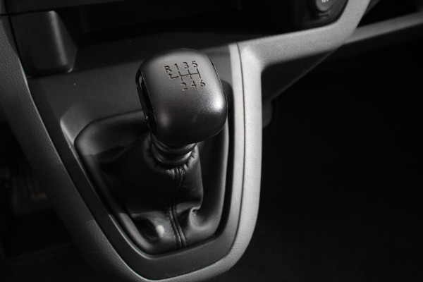 Toyota Proace Shuttle 1.5 D-4D 116pk Dynamic VP 9 persoons Trekhaak Airco Cruise Control Bluetooth Getinte ramen