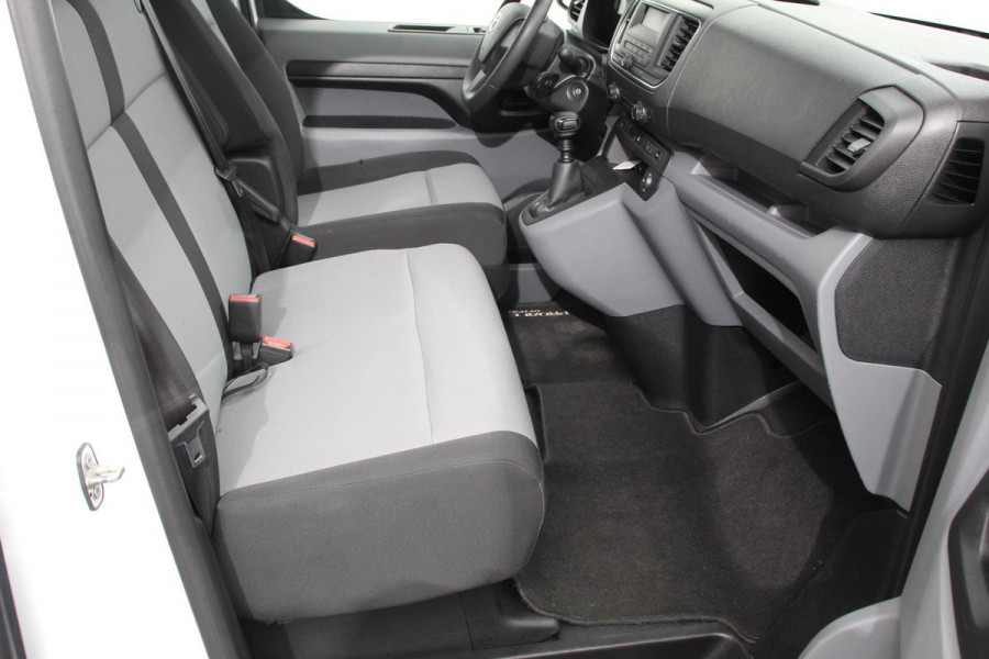 Toyota Proace Shuttle 1.5 D-4D 116pk Dynamic VP 9 persoons Trekhaak Airco Cruise Control Bluetooth Getinte ramen