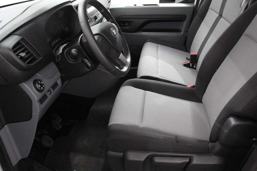 Toyota Proace Shuttle 1.5 D-4D 116pk Dynamic VP 9 persoons Trekhaak Airco Cruise Control Bluetooth Getinte ramen