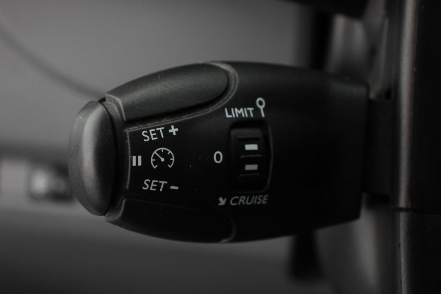 Toyota Proace Shuttle 1.5 D-4D 116pk Dynamic VP 9 persoons Trekhaak Airco Cruise Control Bluetooth Getinte ramen