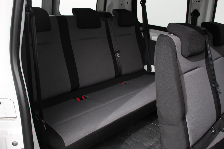 Toyota Proace Shuttle 1.5 D-4D 116pk Dynamic VP 9 persoons Trekhaak Airco Cruise Control Bluetooth Getinte ramen