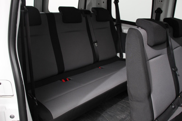 Toyota Proace Shuttle 1.5 D-4D 116pk Dynamic VP 9 persoons Trekhaak Airco Cruise Control Bluetooth Getinte ramen