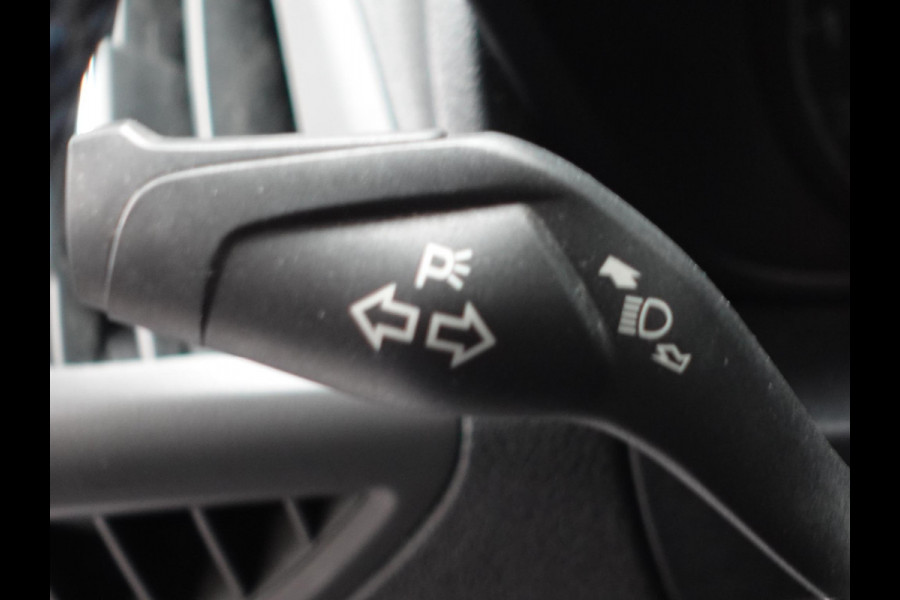 Ford Transit Connect L2 Automaat Trend 3zits Trekhaak Navigatie Parkeersensoren achter Cruise Control Camera DAB+ Airco