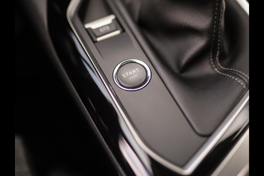 Peugeot 3008 1.5 BlueHDi Blue Lease Premium | Pano | Camera | Focal | Memory | Keyless
