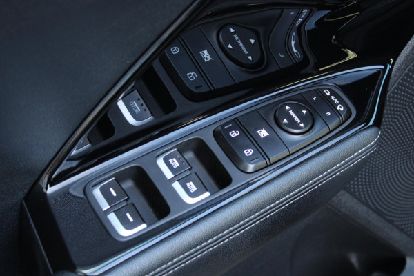 Kia Niro 1.6 GDi Hybrid DynamicLine Automaat Navi Camera Nap