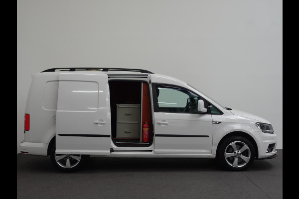 Volkswagen Caddy 150pk Automaat L2H1 Maxi Euro6 Parkeersensoren achter Cruise Control Airco 17"velgen Achterklep APK tot 04-2026