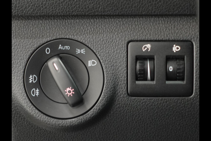 Volkswagen Caddy 150pk Automaat L2H1 Maxi Euro6 Parkeersensoren achter Cruise Control Airco 17"velgen Achterklep APK tot 04-2026