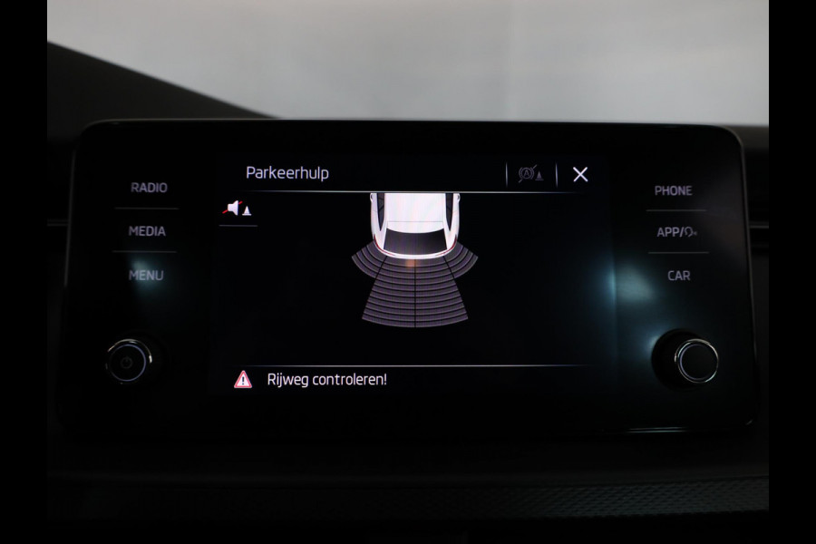 Škoda SCALA 1.0 TSI Ambition 110 pk | Verlengde garantie | Navigatie via App | Parkeersensoren achter | LED koplampen | Apple Carplay/Android Auto |
