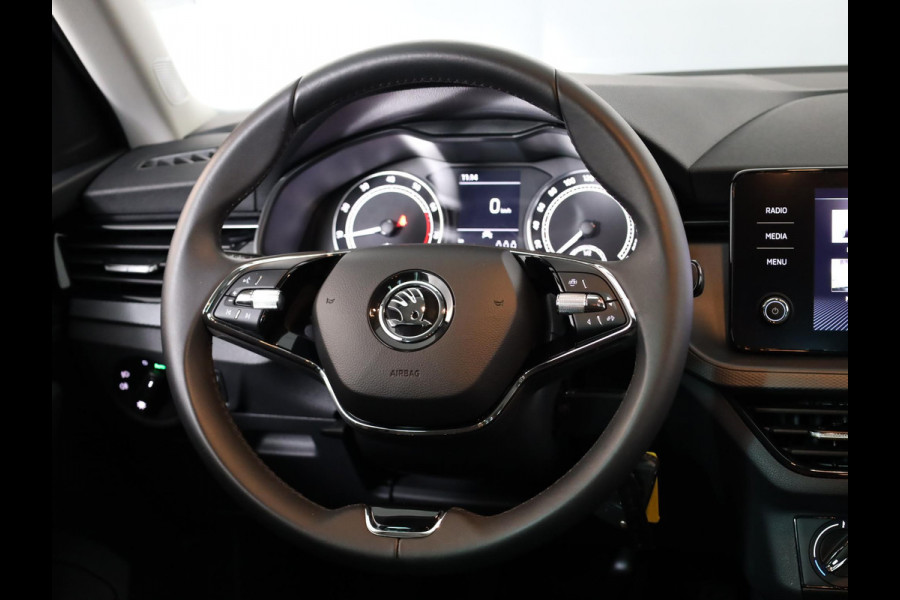 Škoda SCALA 1.0 TSI Ambition 110 pk | Verlengde garantie | Navigatie via App | Parkeersensoren achter | LED koplampen | Apple Carplay/Android Auto |