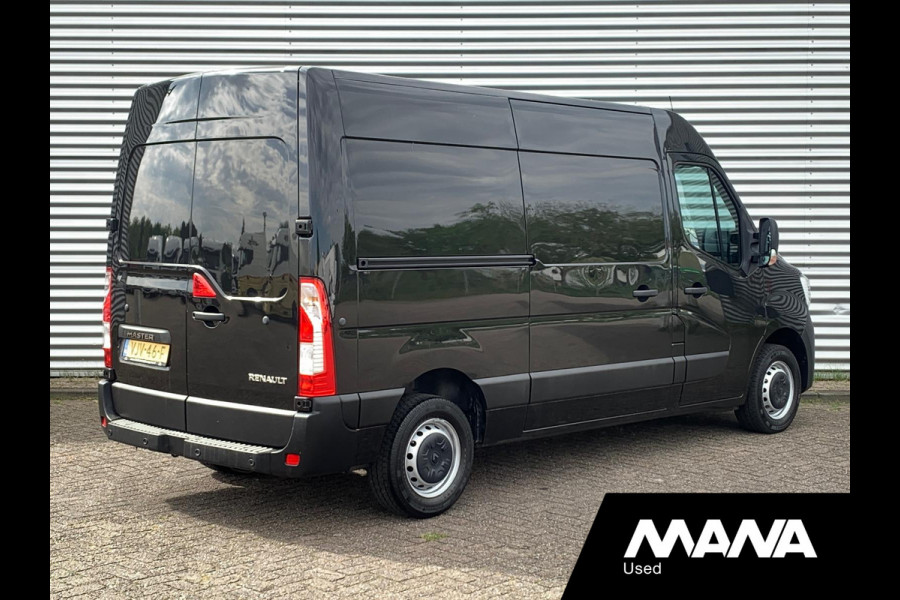 Renault Master T35 2.3 dCi 135 L2H2 Airco Cruise Sensoren LED 12V Navigatie Bijrijdersbank Bluetooth NAP