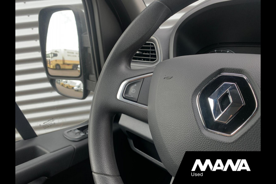Renault Master T35 2.3 dCi 135 L2H2 Airco Cruise Sensoren LED 12V Navigatie Bijrijdersbank Bluetooth NAP