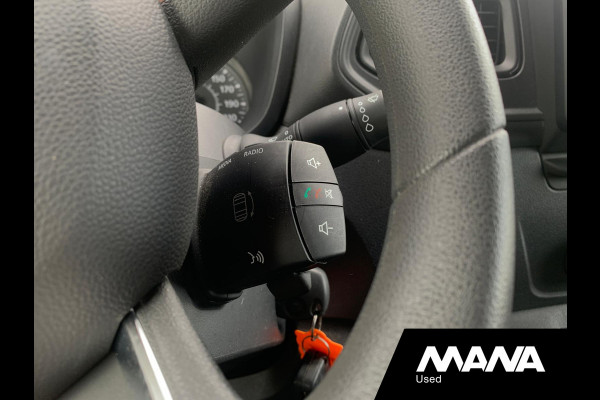 Renault Master T35 2.3 dCi 135 L2H2 Airco Cruise Sensoren LED 12V Navigatie Bijrijdersbank Bluetooth NAP