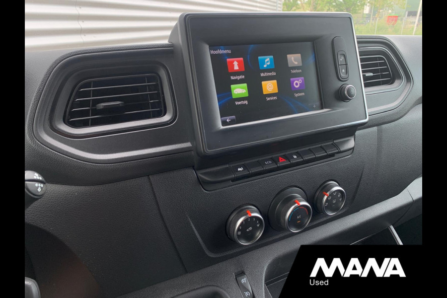 Renault Master T35 2.3 dCi 135 L2H2 Airco Cruise Sensoren LED 12V Navigatie Bijrijdersbank Bluetooth NAP