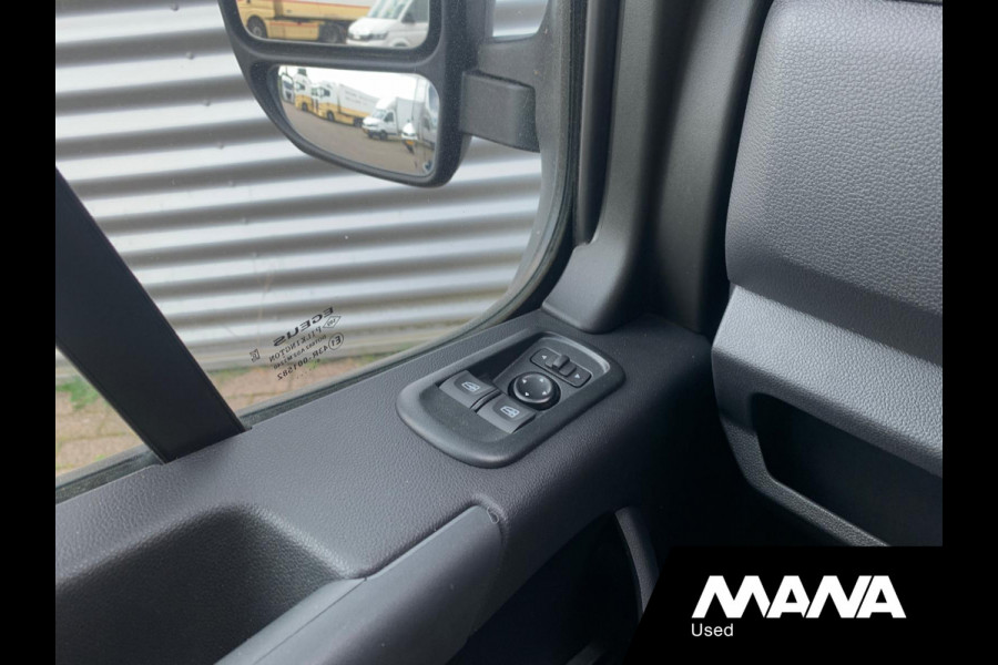 Renault Master T35 2.3 dCi 135 L2H2 Airco Cruise Sensoren LED 12V Navigatie Bijrijdersbank Bluetooth NAP