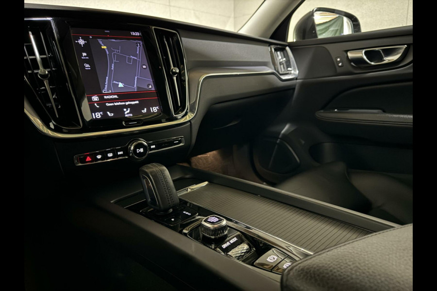 Volvo V60 2.0 B3 Business Pro Navi Autopilot Leer Trekh. NAP