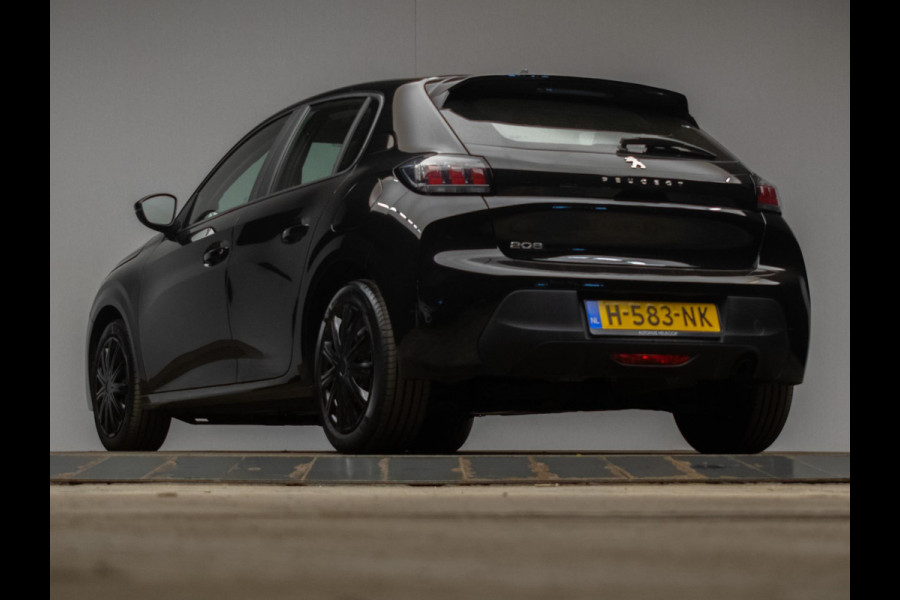 Peugeot 208 1.2 PureTech Active Sport (APPLE CARPLAY,NAVI,CRUISE,LED,LANE ASSIST,SPORTSTOELEN,BLACKPACK,NIEUWE APK,NETTESTAAT)