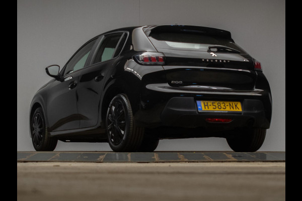 Peugeot 208 1.2 PureTech Active Sport (APPLE CARPLAY,NAVI,CRUISE,LED,LANE ASSIST,SPORTSTOELEN,BLACKPACK,NIEUWE APK,NETTESTAAT)