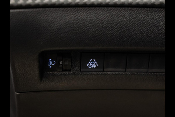 Peugeot 208 1.2 PureTech Active Sport (APPLE CARPLAY,NAVI,CRUISE,LED,LANE ASSIST,SPORTSTOELEN,BLACKPACK,NIEUWE APK,NETTESTAAT)