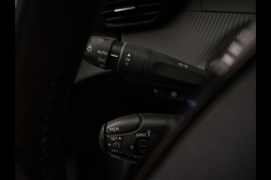 Peugeot 208 1.2 PureTech Active Sport (APPLE CARPLAY,NAVI,CRUISE,LED,LANE ASSIST,SPORTSTOELEN,BLACKPACK,NIEUWE APK,NETTESTAAT)