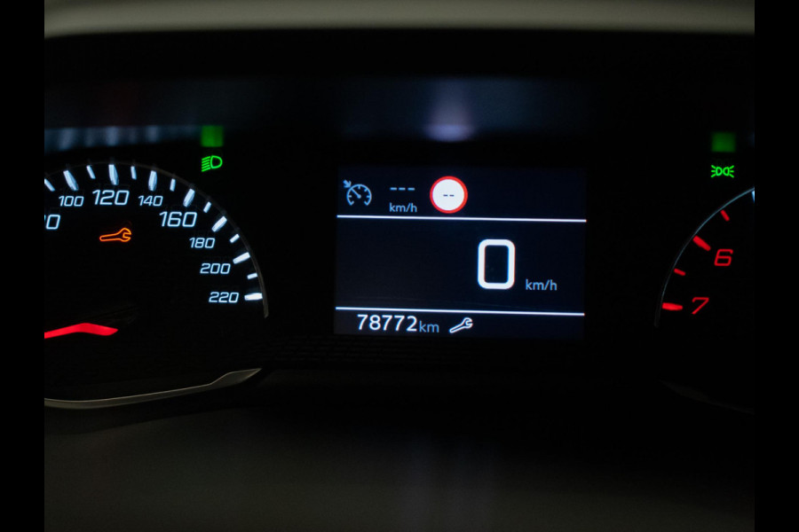 Peugeot 208 1.2 PureTech Active Sport (APPLE CARPLAY,NAVI,CRUISE,LED,LANE ASSIST,SPORTSTOELEN,BLACKPACK,NIEUWE APK,NETTESTAAT)