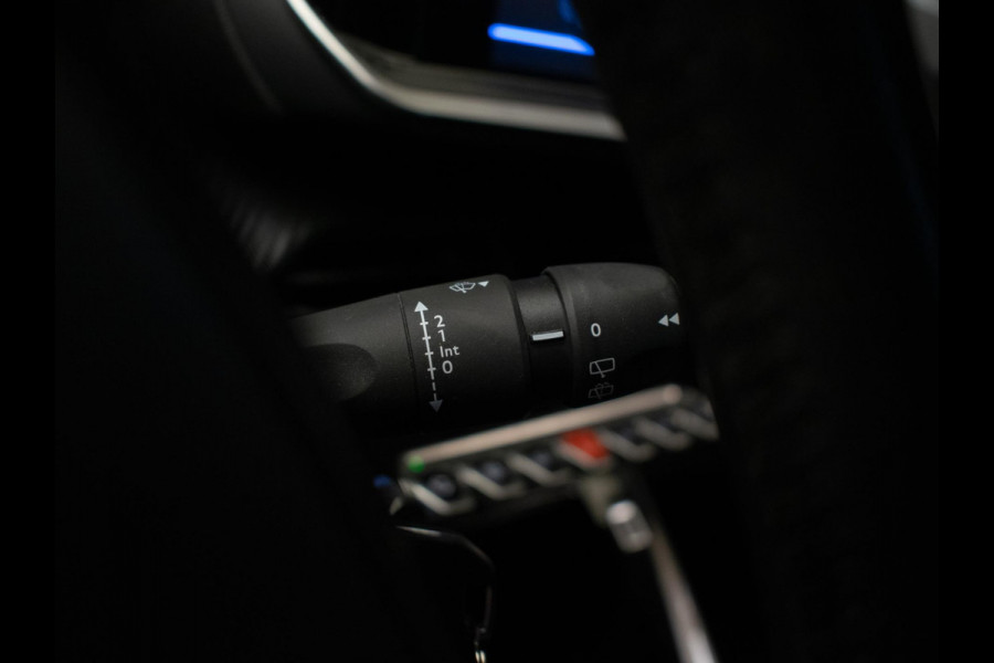 Peugeot 208 1.2 PureTech Active Sport (APPLE CARPLAY,NAVI,CRUISE,LED,LANE ASSIST,SPORTSTOELEN,BLACKPACK,NIEUWE APK,NETTESTAAT)