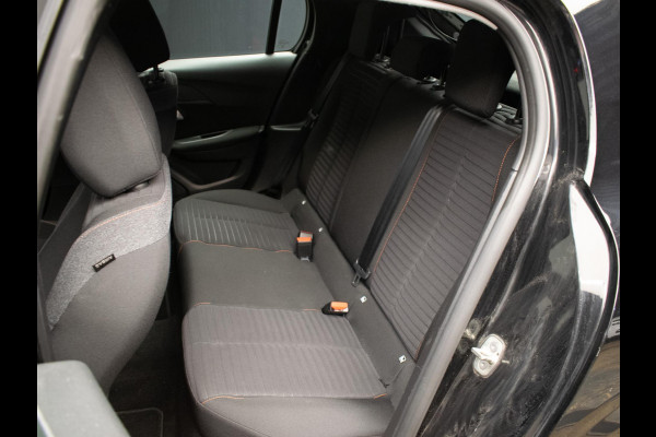 Peugeot 208 1.2 PureTech Active Sport (APPLE CARPLAY,NAVI,CRUISE,LED,LANE ASSIST,SPORTSTOELEN,BLACKPACK,NIEUWE APK,NETTESTAAT)