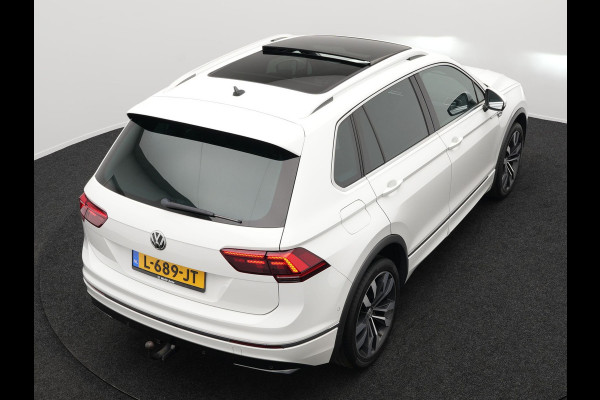 Volkswagen Tiguan 2.0 TSI 4Motion R-Line 220pk | Panodak | Trekhaak Afneembaar | Adaptive Cruise | 360 Camera | LED | Carplay | Stoelverwarming | 20'' L.M. |