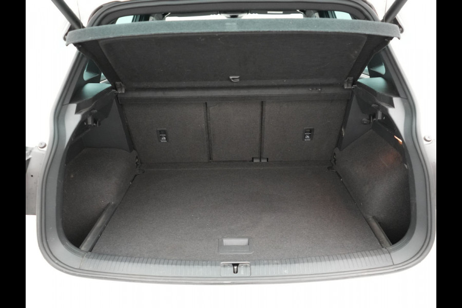 Volkswagen Tiguan 2.0 TSI 4Motion R-Line 220pk | Panodak | Trekhaak Afneembaar | Adaptive Cruise | 360 Camera | LED | Carplay | Stoelverwarming | 20'' L.M. |