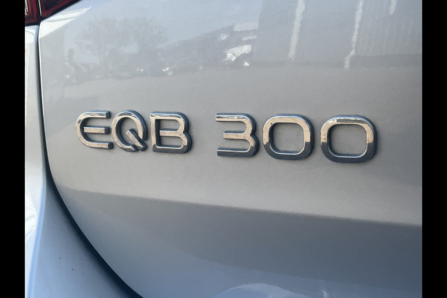 Mercedes-Benz EQB 300 4MATIC AMG Line 67 kWh Pano Adap.Cruise Sfeerverl Cam Compleet!