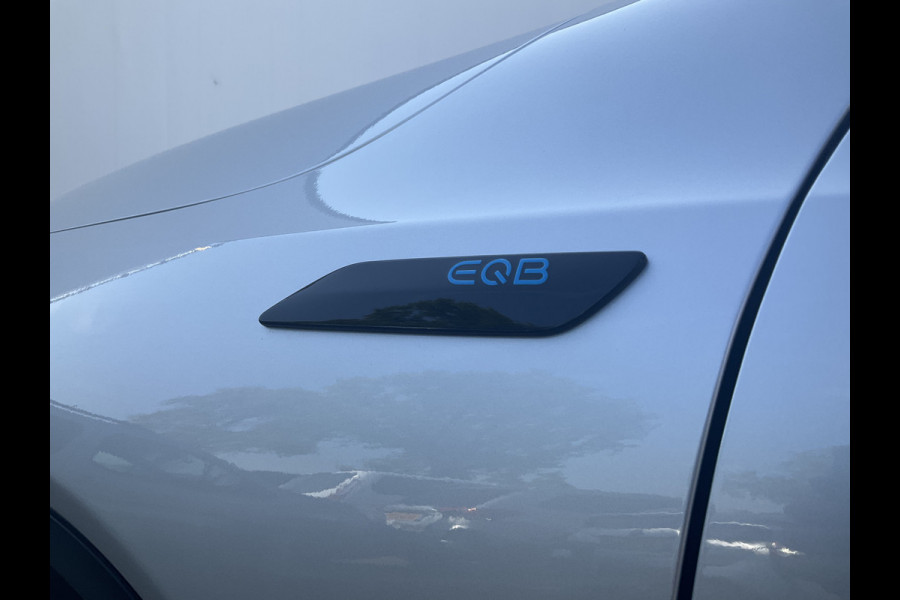 Mercedes-Benz EQB 300 4MATIC AMG Line 67 kWh Pano Adap.Cruise Sfeerverl Cam Compleet!