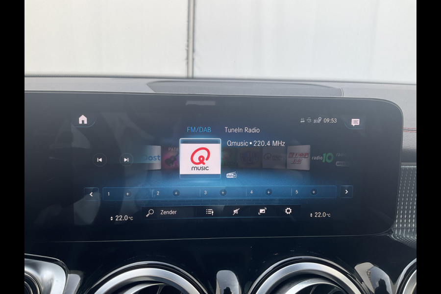 Mercedes-Benz EQB 300 4MATIC AMG Line 67 kWh Pano Adap.Cruise Sfeerverl Cam Compleet!
