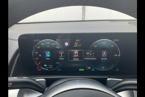 Mercedes-Benz EQB 300 4MATIC AMG Line 67 kWh Pano Adap.Cruise Sfeerverl Cam Compleet!