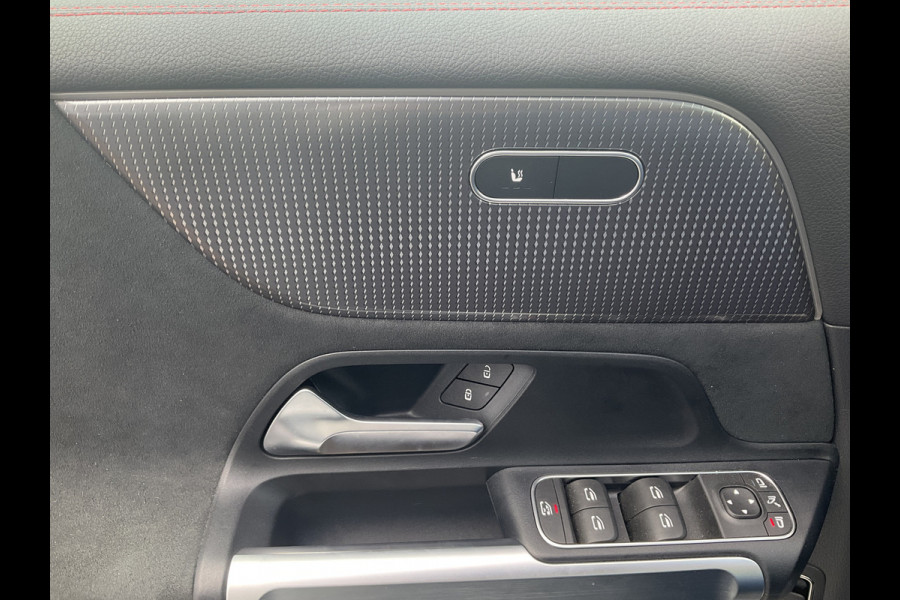 Mercedes-Benz EQB 300 4MATIC AMG Line 67 kWh Pano Adap.Cruise Sfeerverl Cam Compleet!