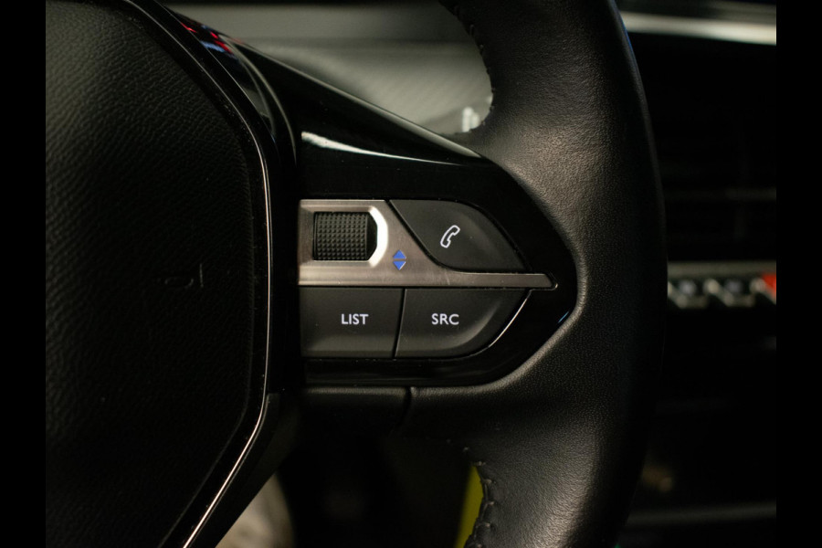 Peugeot 208 1.2 PureTech Blue Lease Active Sport (APPLE CARPLAY,NAVI,LED,CRUISE,CLIMATE,BLACK PACK,GETINT,BLUETOOTH,NETTESTAAT)