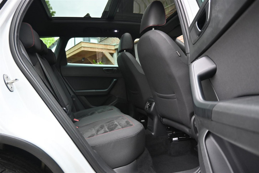 Seat Ateca 2.0 EcoTSI FR 4DRIVE Pano A.Cruise Cam 190PK ´17