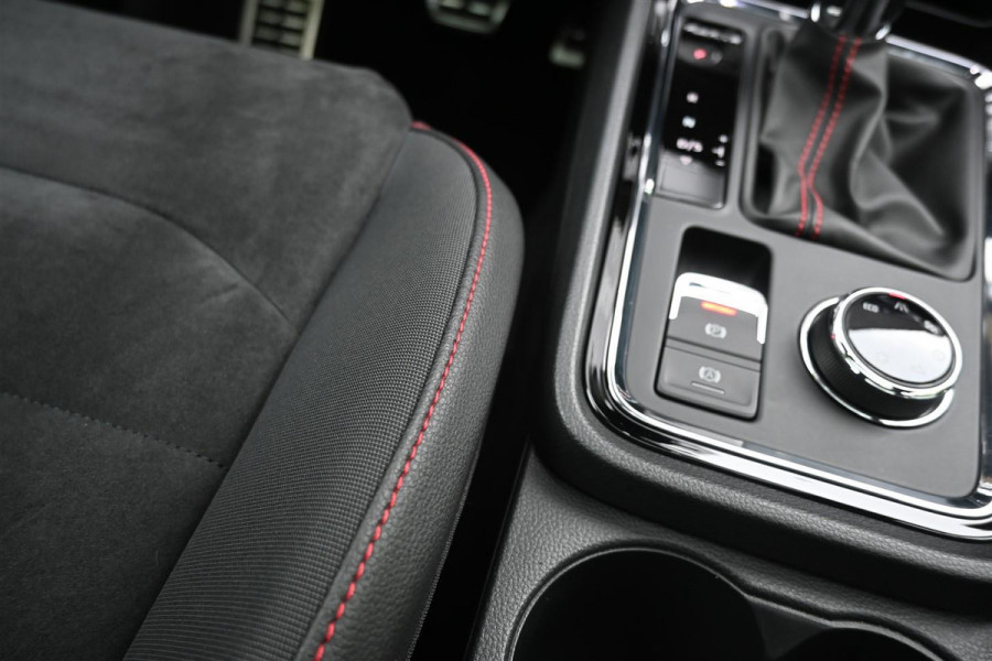 Seat Ateca 2.0 EcoTSI FR 4DRIVE Pano A.Cruise Cam 190PK ´17