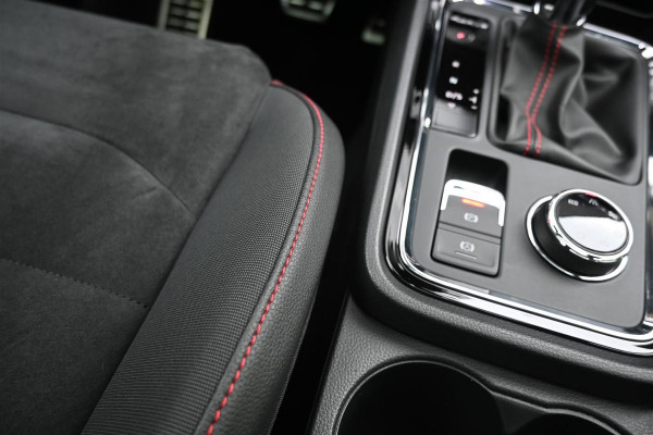Seat Ateca 2.0 EcoTSI FR 4DRIVE Pano A.Cruise Cam 190PK ´17