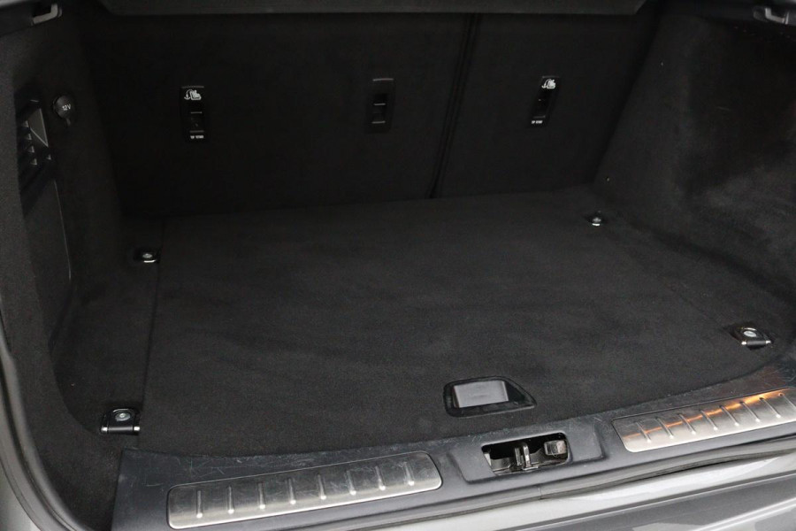 Land Rover Range Rover Evoque 2.0 TD4 SE | 2e eigenaar | Panoramadak | Leder | Stoelverwarming | 360 camera | Full LED | Carplay | Meridian Sound | Memory | Stuurverwarming | Keyless